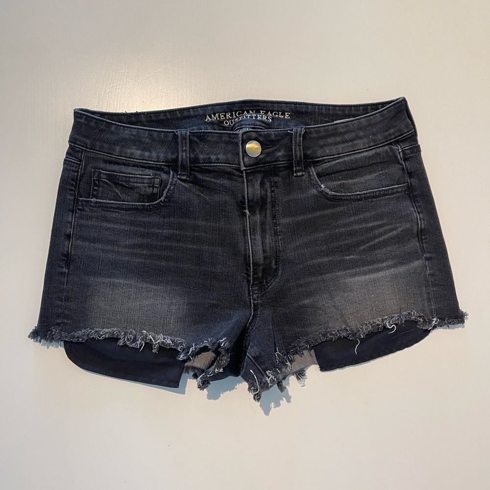 American Eagle hi-rise shortie distressed black size 12